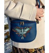 Ledvinka tmavě modrá s můrou