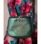 Ledvinka metalická zelená s krajkou