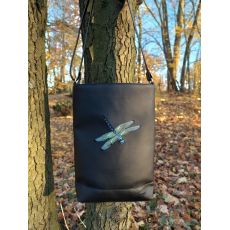 Kabelka vážka barevná